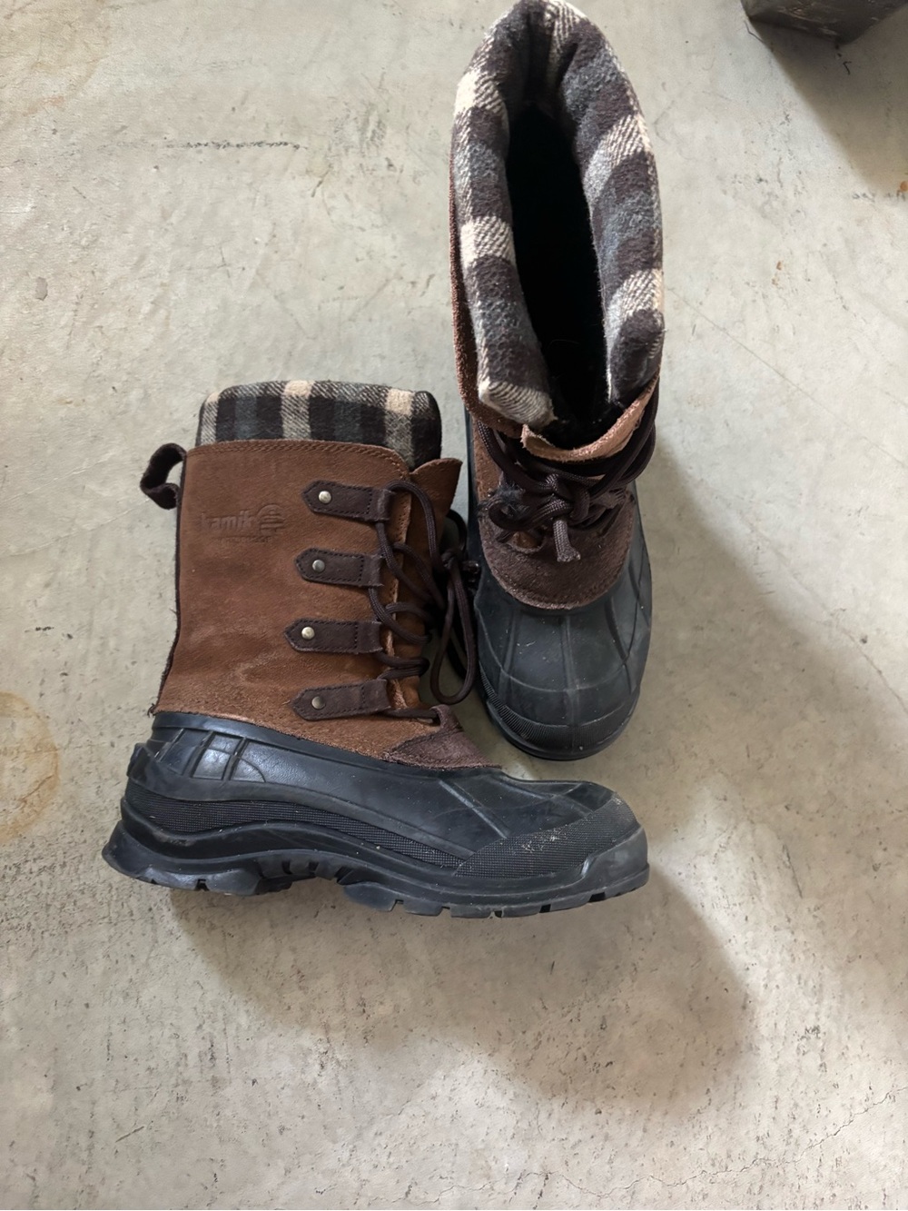 Kamik Brown and Black womens Winter Snow Boots
